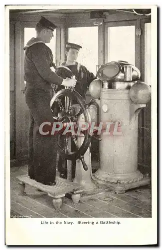 Ansichtskarte AK Bateau Guerre life in the navy Steering a battleship