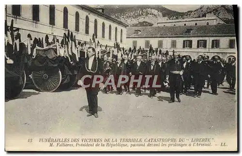 Cartes postales Bateau Guerre Funerailles des victimes de la catastrophe du Liberte M Fallieres President de la