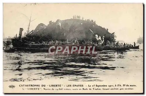 Cartes postales Bateau Guerre Catastrophe du Liberte Les epaves