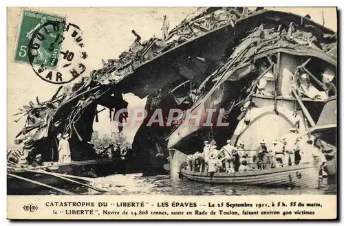 Cartes postales Bateau Guerre Catastrophe du Liberte les epaves