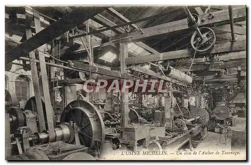 Cartes postales Automobile Usine Michelin Clermont Ferrand Un coin de l&#39atelier de tournage