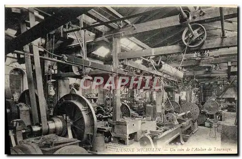 Cartes postales Automobile Usine Michelin Clermont Ferrand Un coin de l&#39atelier de tournage
