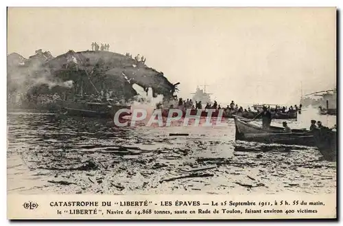 Cartes postales Bateau Guerre Catastrophe du Liberte Les epaves