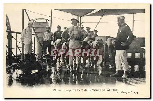 Cartes postales Bateau Guerre Lavage du pont de l&#39arriere d&#39un cuirasse