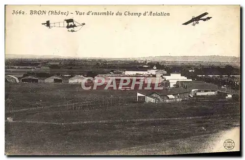 Cartes postales Bron Vue d&#39ensemble du champ d&#39aviation Avion