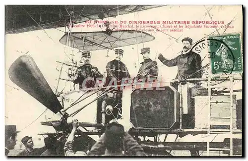 Ansichtskarte AK Dirigeable Zeppelin La nacelle du dirigeable militaire Republique Capitaine Marchal Chaure