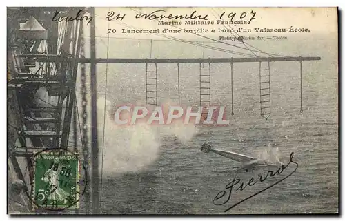 Cartes postales Bateau Guerre Lancement d&#39une torpille a bord d&#39un vaisseau ecole