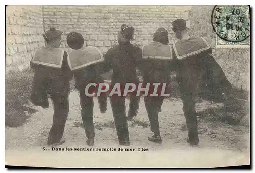 Cartes postales Bateau Guerre Marins Dans les sentiers remplis de mer