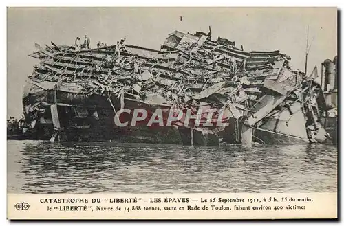 Cartes postales Bateau Guerre Catastrophe du Liberte Les epaves