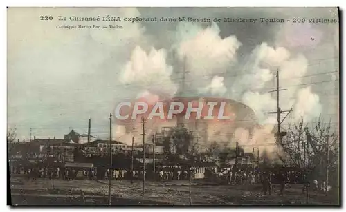 Cartes postales Bateau Guerre Le cuirasse Iena explosant dans le bassin de Missiessy