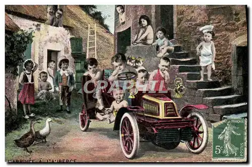 Cartes postales Fantaisie Automobile Enfants Bebes L&#39arrivee a l&#39auberge