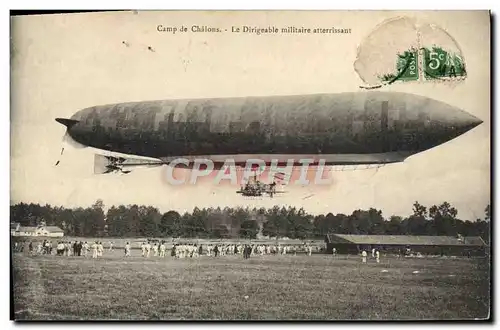 Ansichtskarte AK Avion Aviation Dirigeable Zeppelin Camp de Chalons le dirigeable militaire atterrissant