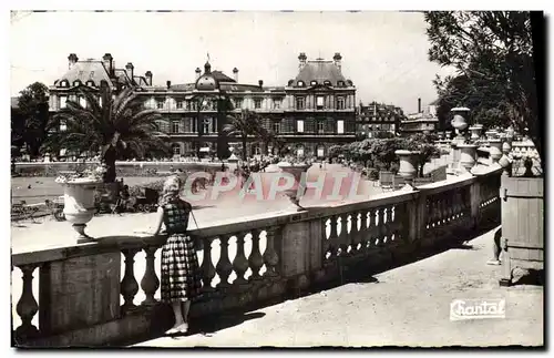 Cartes postales moderne Paris Jardins Devant Le Palais Luxembourg