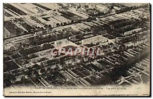 Ansichtskarte AK Camp De Chalons Une Partie Des Baraquements militaires Vue prise en avion Militaria