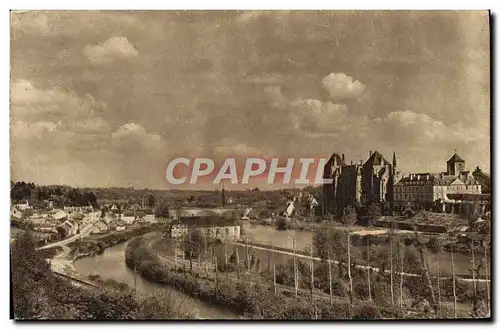 Cartes postales L&#39Abbaye Saint Pierre De Solesmes et la vallee de la Sarthe