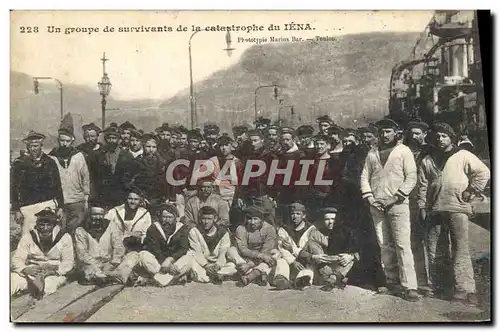 Cartes postales Bateau Un groupe de survivants de la catastrophe du Iena