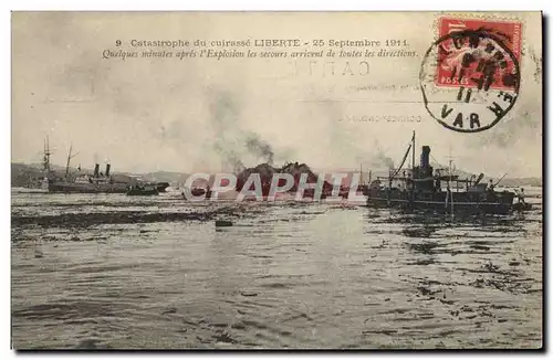 Cartes postales Bateau Catastrophe du Liberte Quelques minutes apres l'explosion