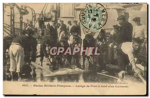 Cartes postales Bateau Lavage de pont a bord d&#39un cuirasse