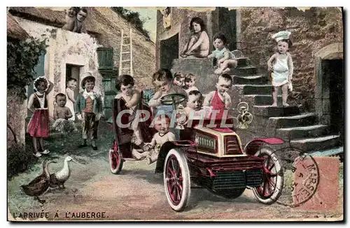 Ansichtskarte AK Automobile Enfants Bebes L&#39arrivee a l&#39auberge