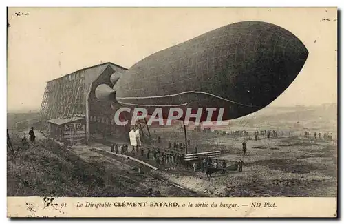 Cartes postales Avion Aviation Dirigeable Zeppelin Clement Bayard a la sortie du hangar