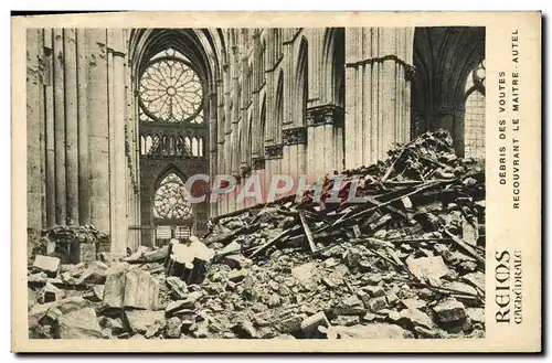 Cartes postales Reims Cathedrale Debris Des Voutes Recouvrant Le Maitre Autel