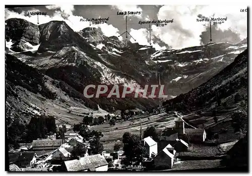 Cartes postales moderne Gavarnie Le Village Et Le Cirque Pic du Marbore Le casque