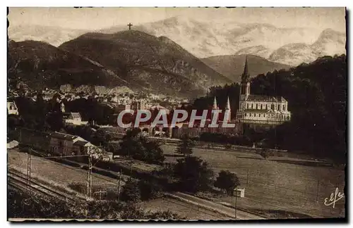 Cartes postales Lourdes La Basilique et le Pic du Jer