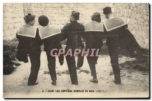 Cartes postales Bateau de guerre Marins Dans les sentiers remplis de mer