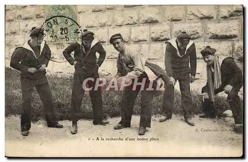 Cartes postales Bateau de guerre Marins A la recherche d'une bonne place