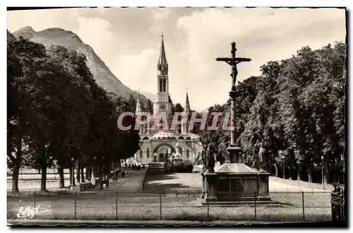 Cartes postales moderne Lourdes La Basilique Et Le Calvaire Breton