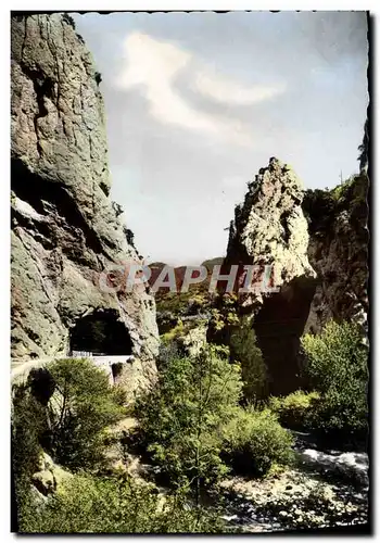 Cartes postales moderne Les Gorges De L&#39Aude Environs De Quillan Defile de Pierre Lys Le trou du Cure