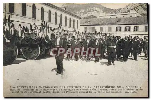 Cartes postales Bateau de guerre Funerailles des victimes de la catastrophe du Liberte