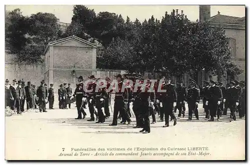 Ansichtskarte AK Bateau de guerre Funerailles des victimes de la catastrophe du Liberte Arsenal de terre Arrivee