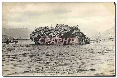 Ansichtskarte AK Bateau de guerre Catastrophe du Liberte Le retournement de la coque