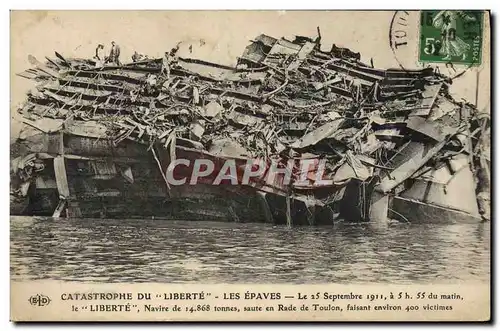 Cartes postales Bateau de guerre Catastrophe du cuirasse Liberte Les epaves