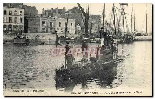 Ansichtskarte AK Bateau de guerre Dunkerque Un sous marin dans le port