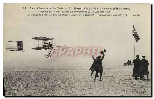 Ansichtskarte AK Avion Aviation M Henri Farman sur son aeroplane