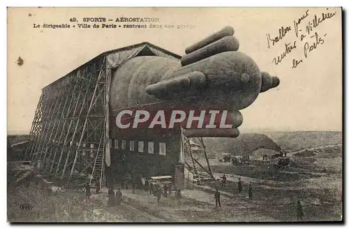 Ansichtskarte AK Avion Aviation Zeppelin Dirigeable Ville de Paris rentrant dans son garage