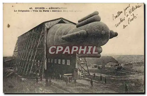 Cartes postales Avion Aviation Zeppelin Dirigeable Ville de Paris rentrant dans son garage