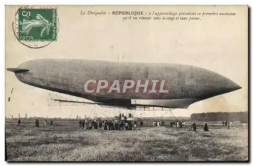Ansichtskarte AK Avion Aviation Zeppelin Dirigeable Republique a l&#39appareillage