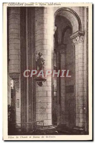 Cartes postales Chauvigny Eglise Saint Pierre Pilier de l'autel et statue de St Pierre