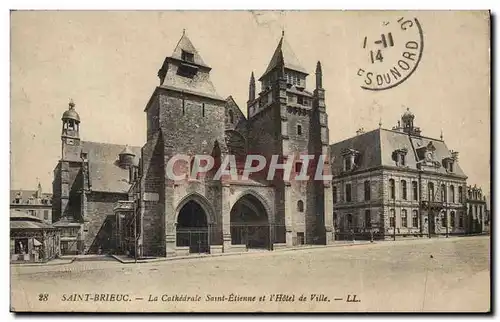 Ansichtskarte AK Saint Brieuc La Cathedrale Saint Etienne Et L&#39Hotel De Ville