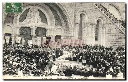 Ansichtskarte AK Lourdes Benediction du TS Sacrement