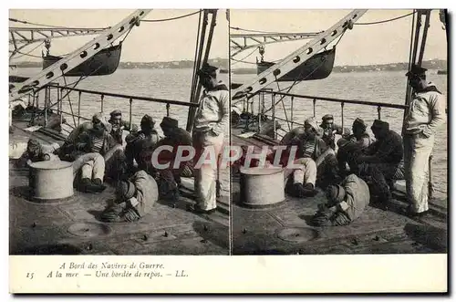 Ansichtskarte AK Bateau A bord des navires de guerre A la mer Une bordee de repos