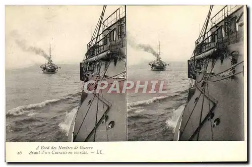 Cartes postales Bateau A bord des navires de guerre Avant d'un cuirasse en marche