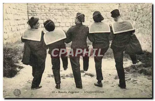 Cartes postales Bateau Marins Bande joyeuse L'appareillage