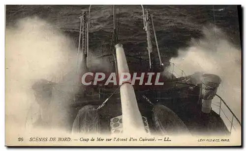 Ansichtskarte AK Bateau Scenes de bord Coup de mer sur l&#39avant d&#39un cuirasse