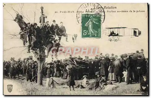 Cartes postales Avion Aviation Lyon Aviation Paulhan Biplan Farman et Mme Paulhan au dessus de la pelouse
