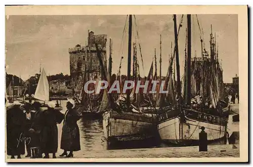 Cartes postales La Rochelle Brin de causette en attendant les pecheurs Peche