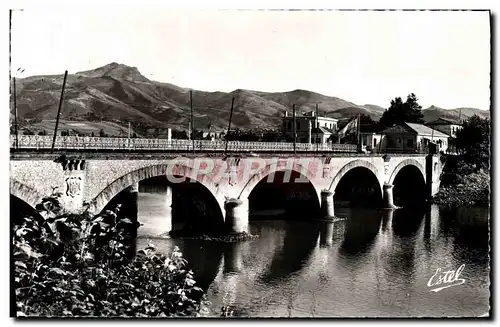 Cartes postales moderne Hendaye Frontiere Francois Espagnole Le pont international du chemin de fer et la montagne des T